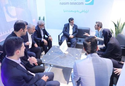 بازدید مدیرعامل بانک رفاه کارگران از نمایشگاه الکامپ؛ تأکید بر توسعه بانکداری دیجیتال