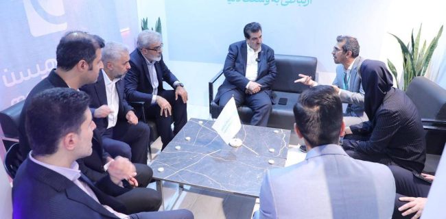 بازدید مدیرعامل بانک رفاه کارگران از نمایشگاه الکامپ؛ تأکید بر توسعه بانکداری دیجیتال بازدید مدیرعامل بانک رفاه کارگران از نمایشگاه الکامپ؛ تأکید بر توسعه بانکداری دیجیتال