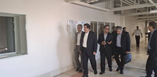 بازدید مدیرعامل بانک رفاه کارگران از خطوط تولید هلدینگ پارت‌سازان در مشهد